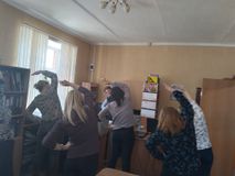 УО и МП Утренняя разминка в Управлении образования. Полезные упражнения.